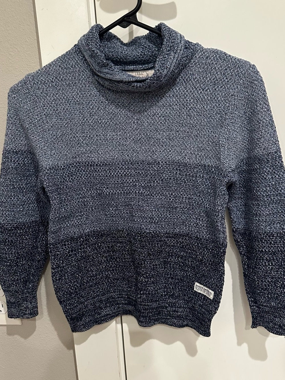 Boys H&M Navy Ombre Turtleneck Sweater Sz 6/8 yrs
